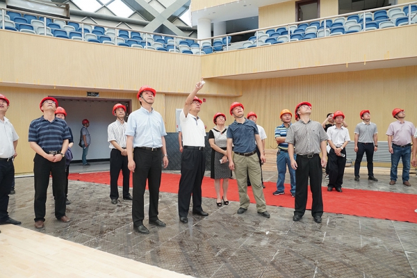 市委書記史濟(jì)錫、市長(zhǎng)朱晨調(diào)研中立公司承建的民生項(xiàng)目工程